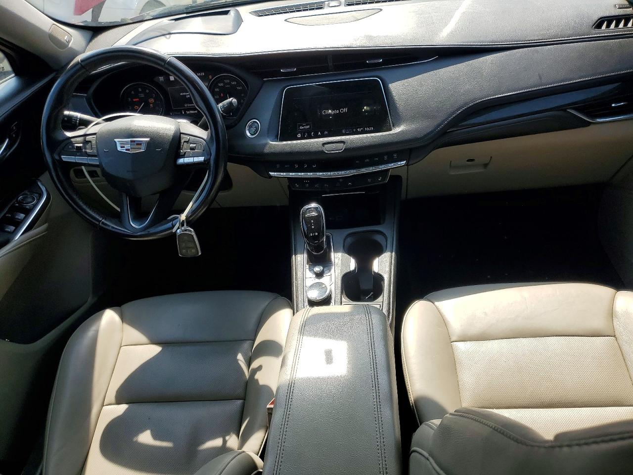 2022 Cadillac Xt4 Premium Luxury Red vin: 1GYFZDR49NF153326