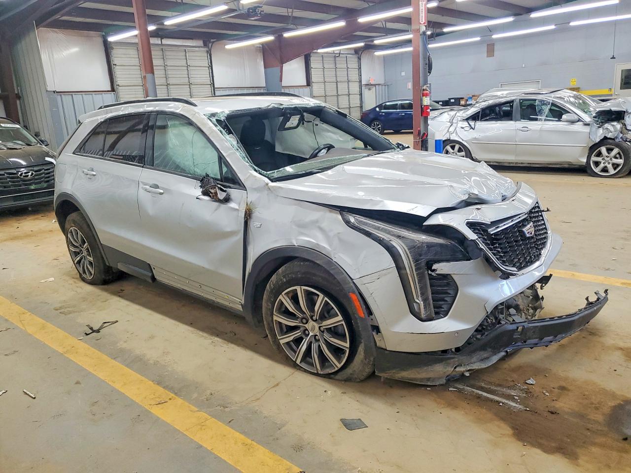 2020 Cadillac Xt4 Sport Silver vin: 1GYFZER40LF136904