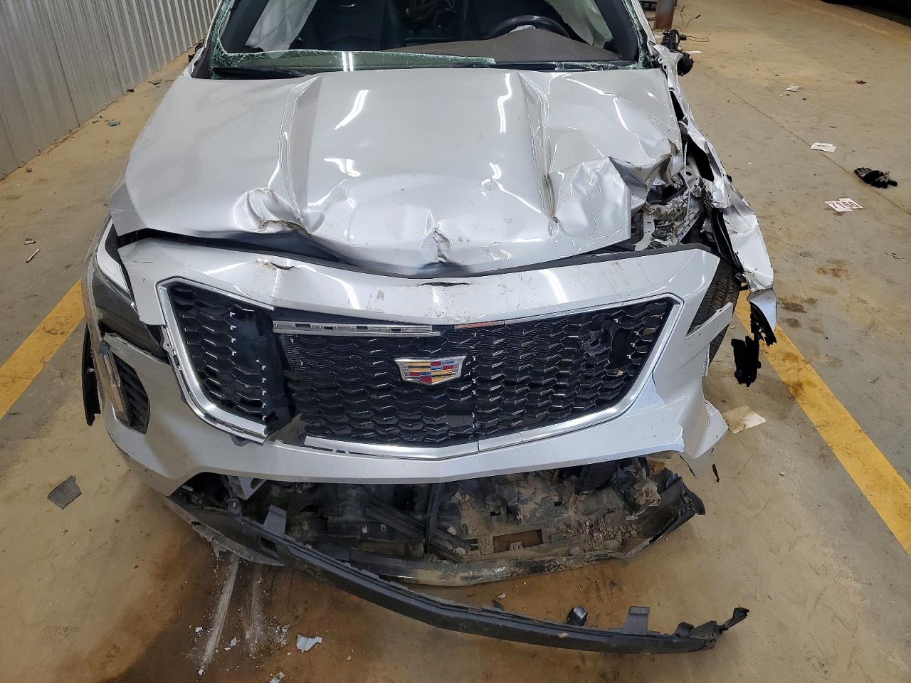 2020 Cadillac Xt4 Sport Silver vin: 1GYFZER40LF136904