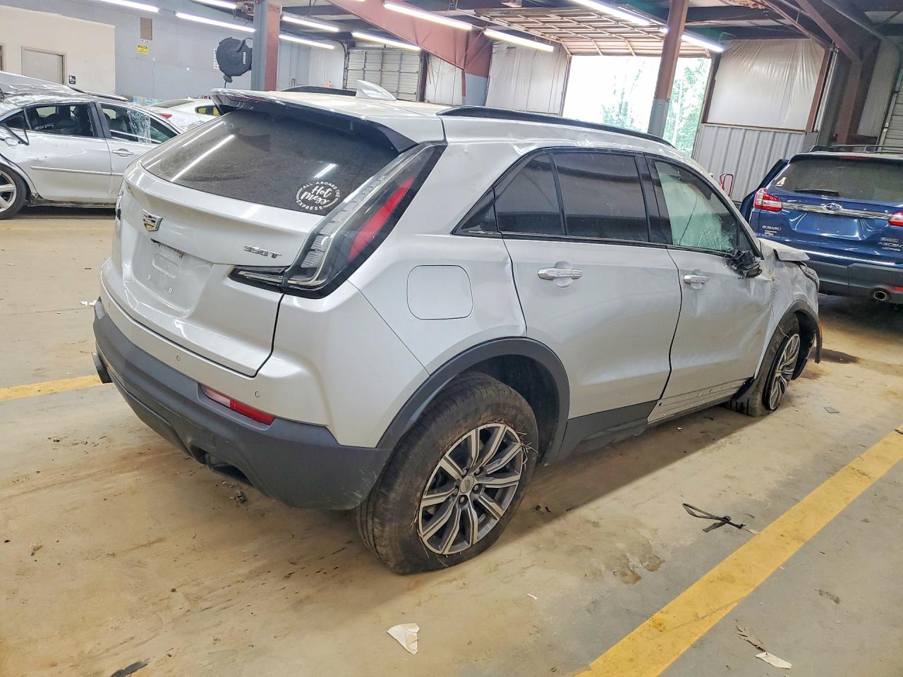 2020 Cadillac Xt4 Sport Silver vin: 1GYFZER40LF136904