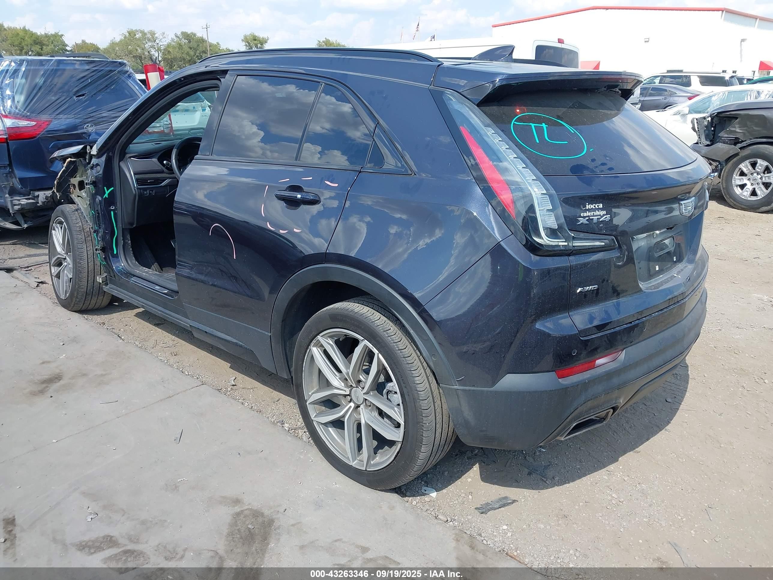 2022 Cadillac Xt4 Awd Sport Gray vin: 1GYFZFR44NF144173