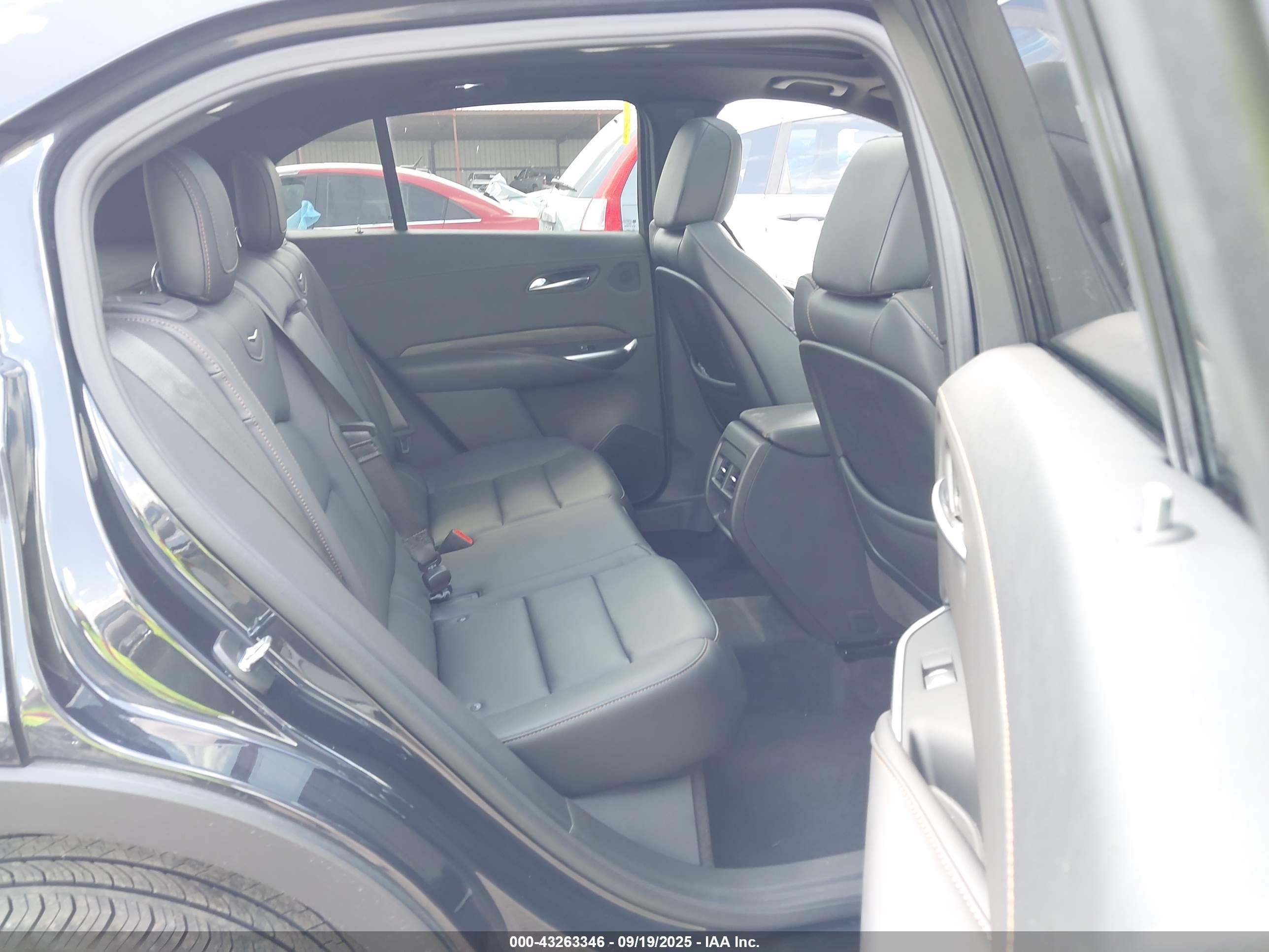 2022 Cadillac Xt4 Awd Sport Gray vin: 1GYFZFR44NF144173