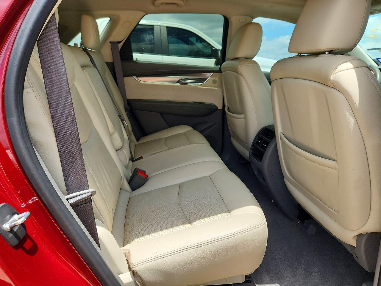 2017 Cadillac Xt5 Luxury Red vin: 1GYKNBRS0HZ193522