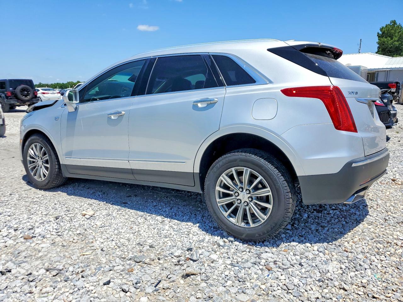 2017 Cadillac Xt5 Luxury Silver vin: 1GYKNBRS4HZ297351