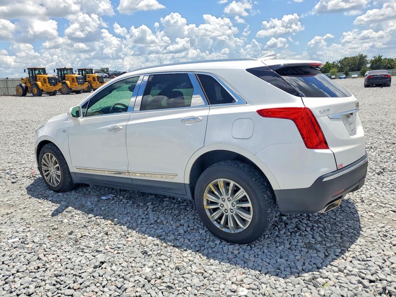 2017 Cadillac Xt5 Luxury White vin: 1GYKNBRS8HZ100326