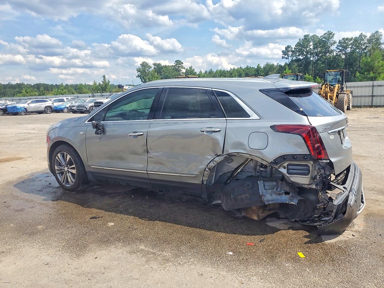 2024 Cadillac Xt5 Premium Luxury Silver vin: 1GYKNCR44RZ756841