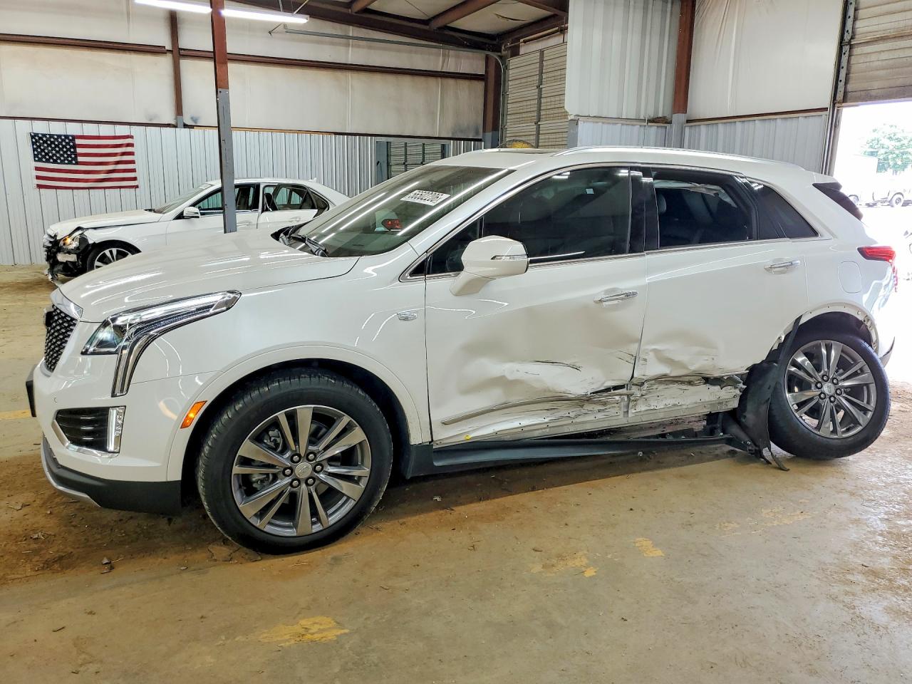 2024 Cadillac Xt5 Premium Luxury White vin: 1GYKNCRS3RZ748373
