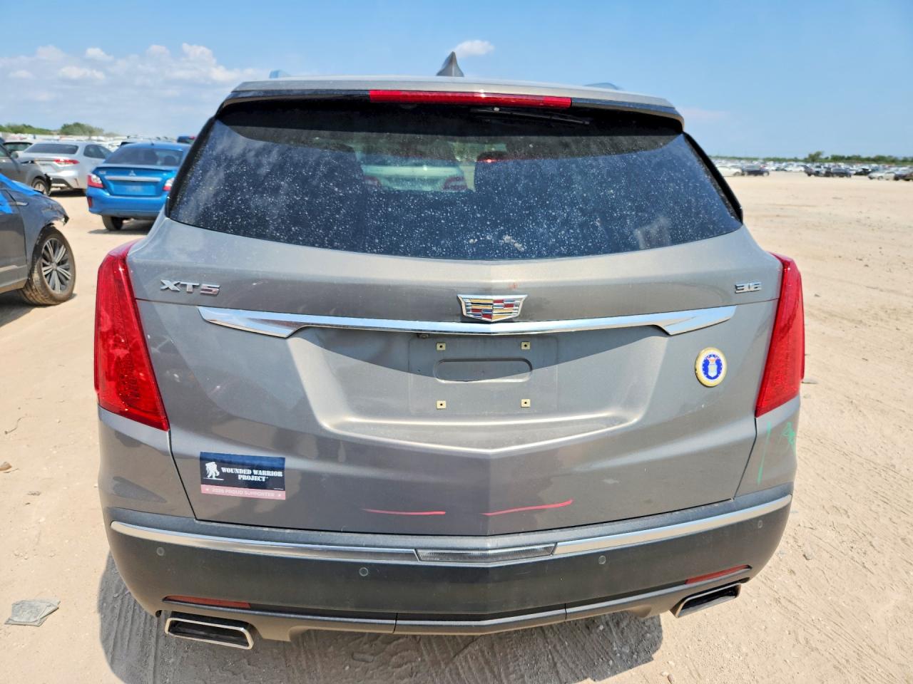 2017 Cadillac Xt5 Premium Luxury Gray vin: 1GYKNCRS8HZ249065