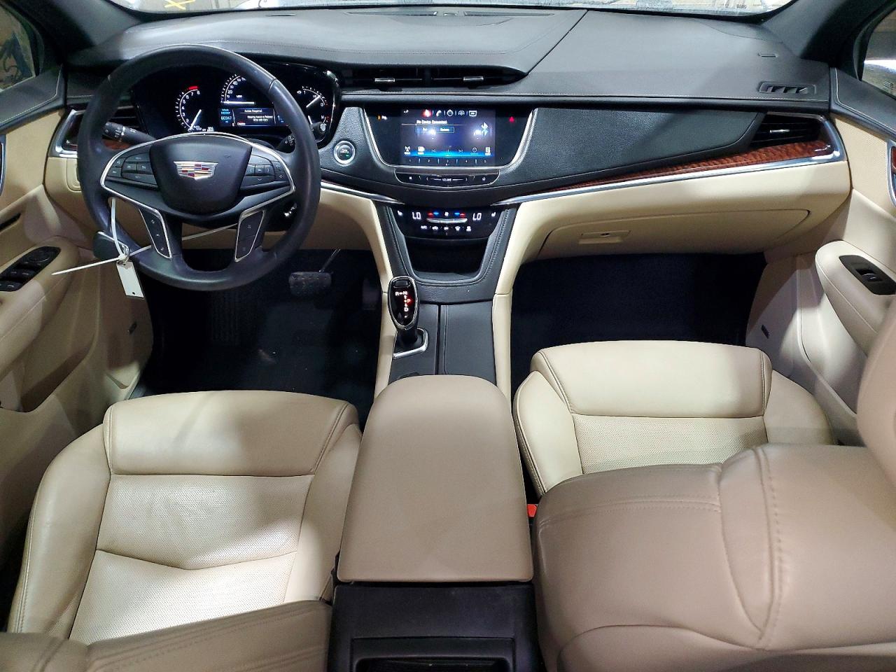 2018 Cadillac Xt5 Luxury White vin: 1GYKNDRS3JZ162508