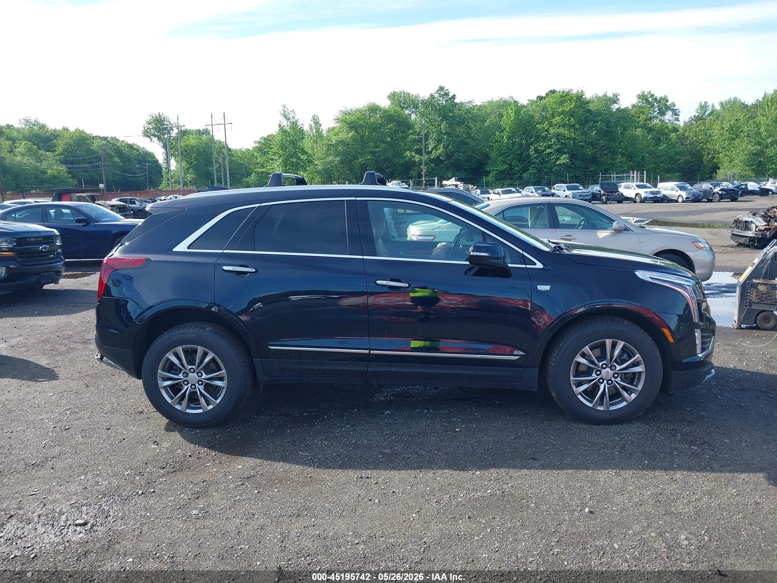 2022 Cadillac Xt5 Awd Premium Luxury Black vin: 1GYKNDRS3NZ150168