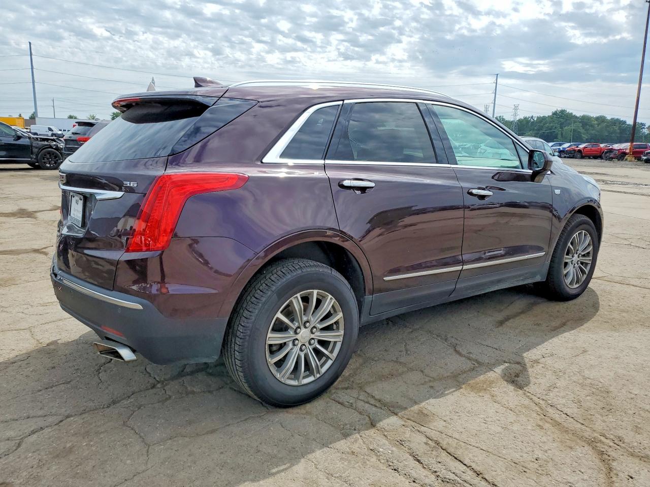2017 Cadillac Xt5 Luxury Burgundy vin: 1GYKNDRS8HZ314342