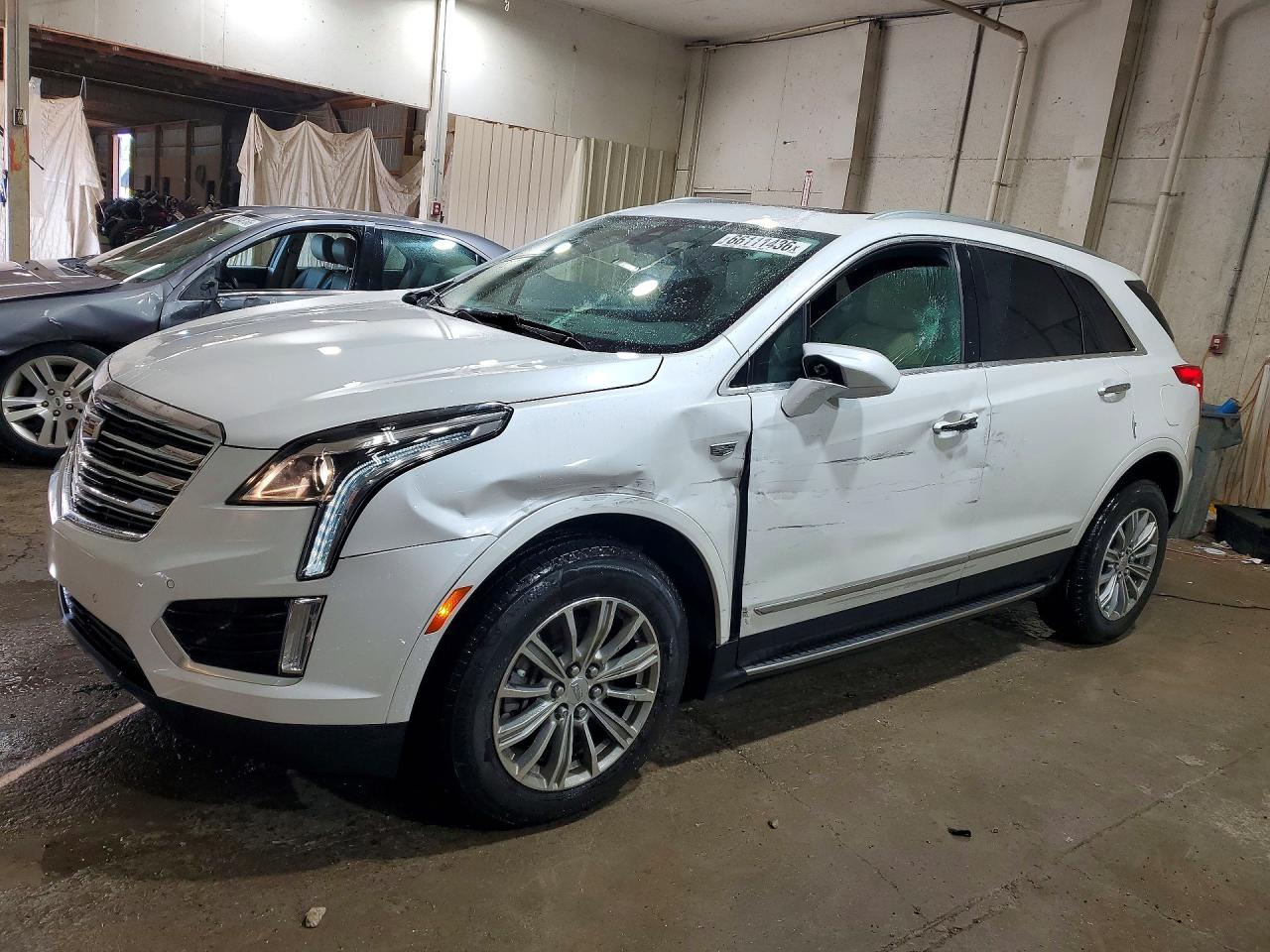 2018 Cadillac Xt5 Luxury White vin: 1GYKNDRS8JZ132811