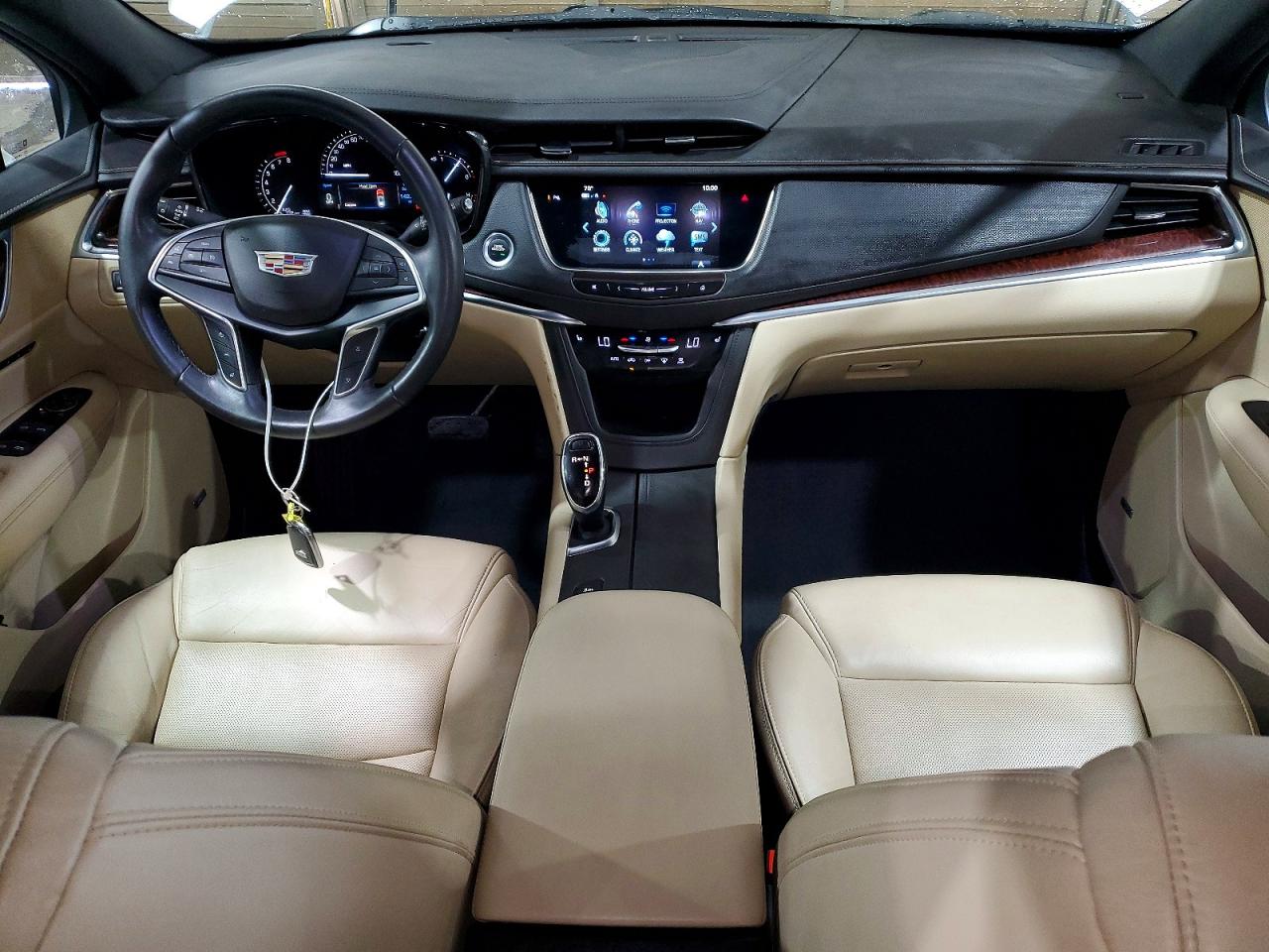 2018 Cadillac Xt5 Luxury White vin: 1GYKNDRS8JZ132811