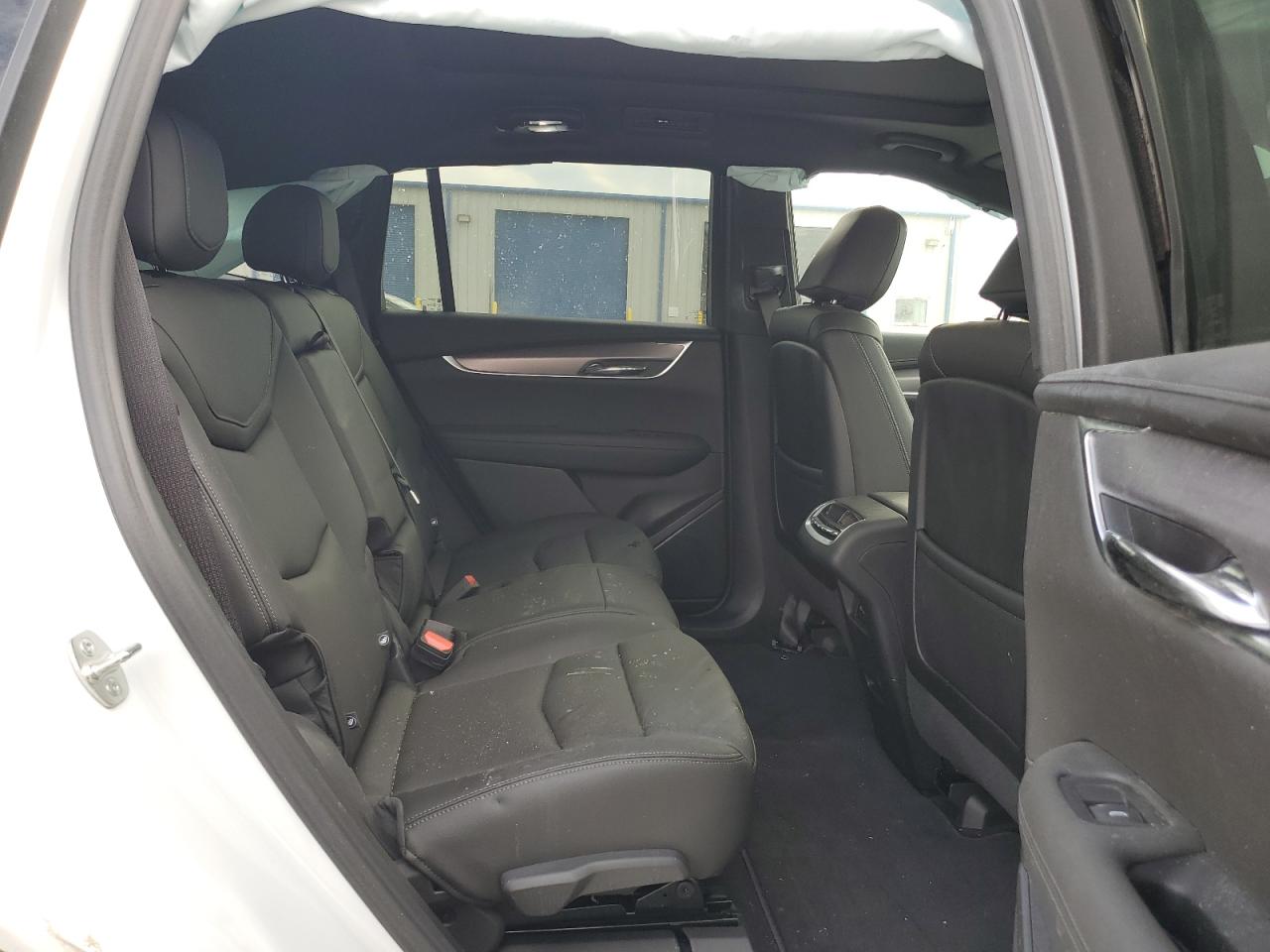 2025 Cadillac Xt6 Luxury White vin: 1GYKPAR46SZ136531