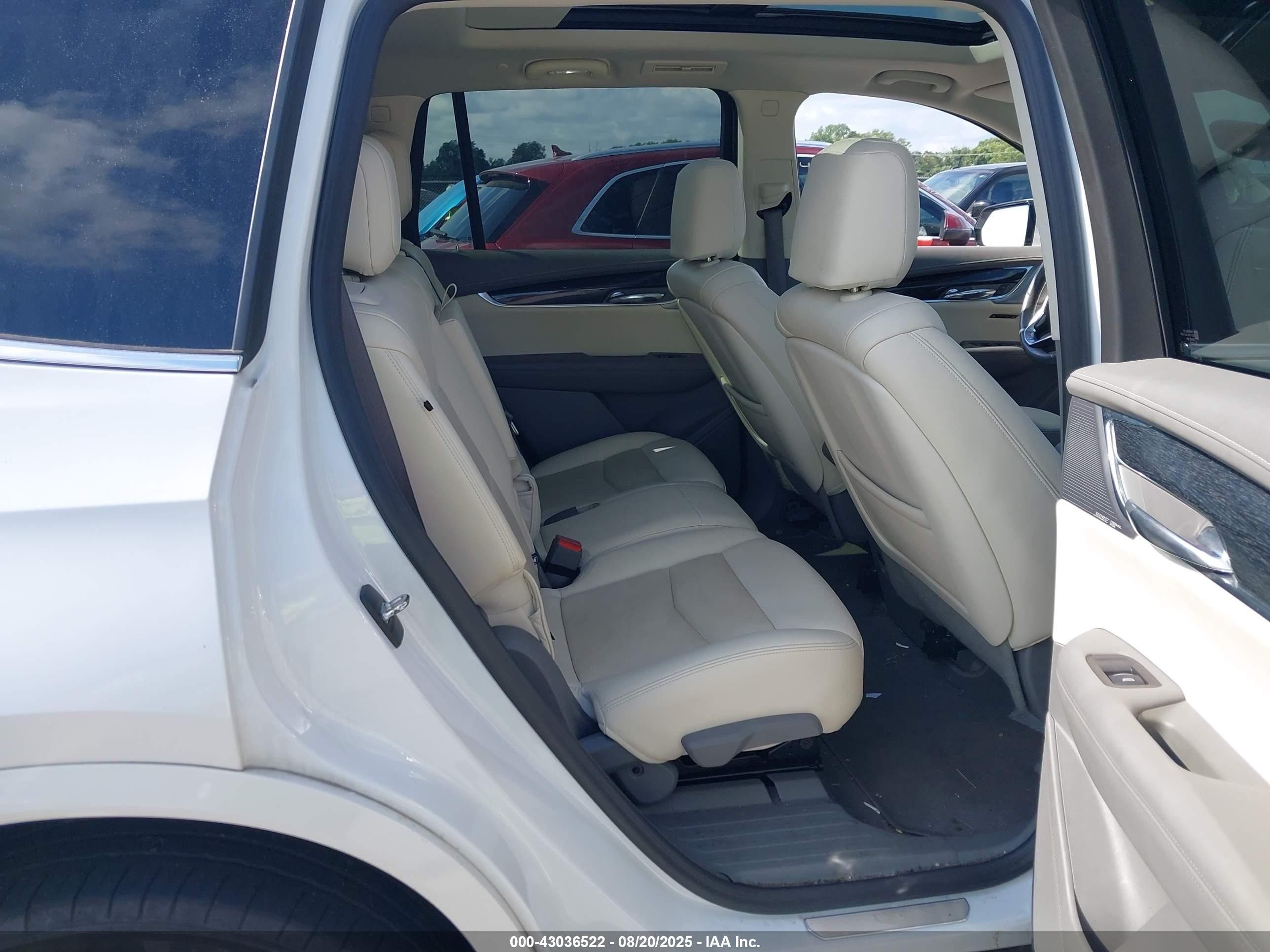 2022 Cadillac Xt6 Fwd Premium Luxury White vin: 1GYKPCRS1NZ161867