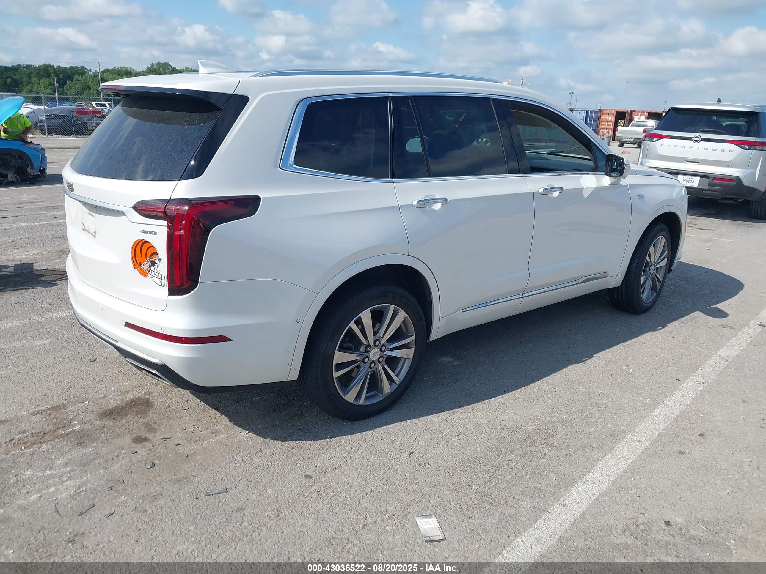2022 Cadillac Xt6 Fwd Premium Luxury White vin: 1GYKPCRS1NZ161867