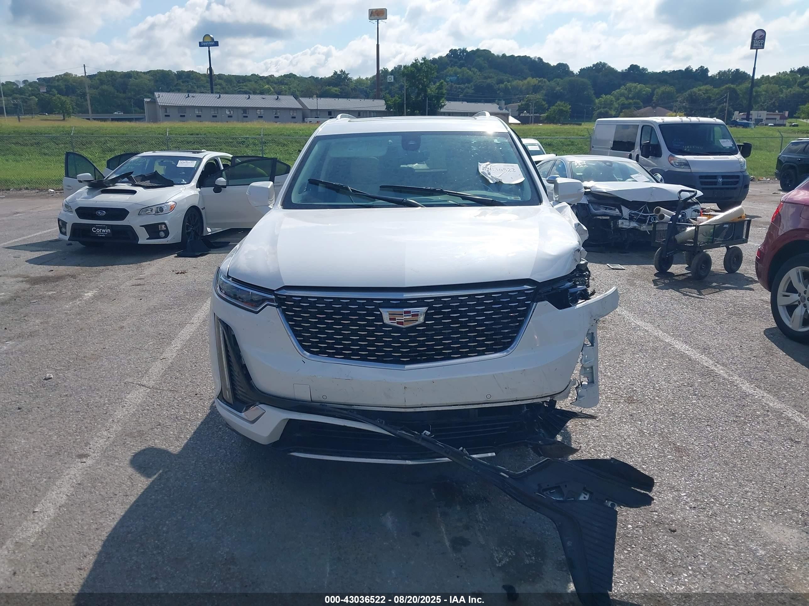 2022 Cadillac Xt6 Fwd Premium Luxury White vin: 1GYKPCRS1NZ161867