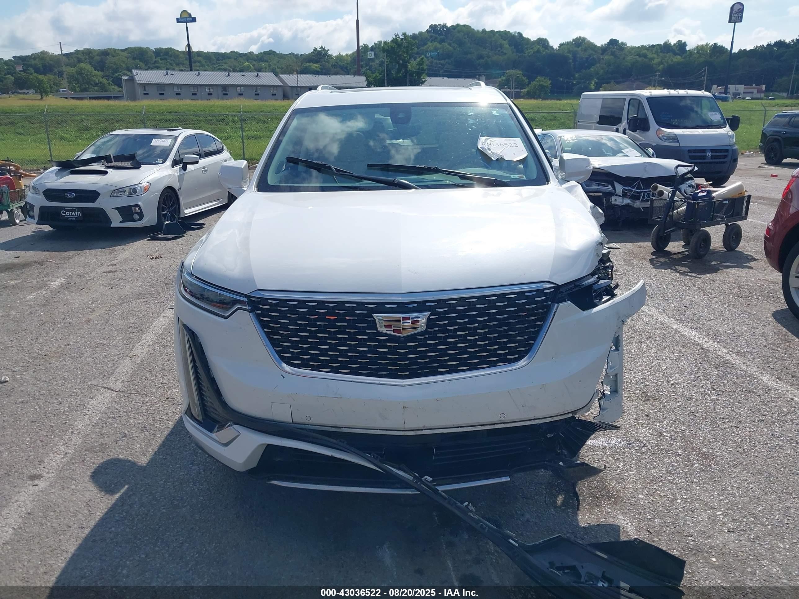 2022 Cadillac Xt6 Fwd Premium Luxury White vin: 1GYKPCRS1NZ161867