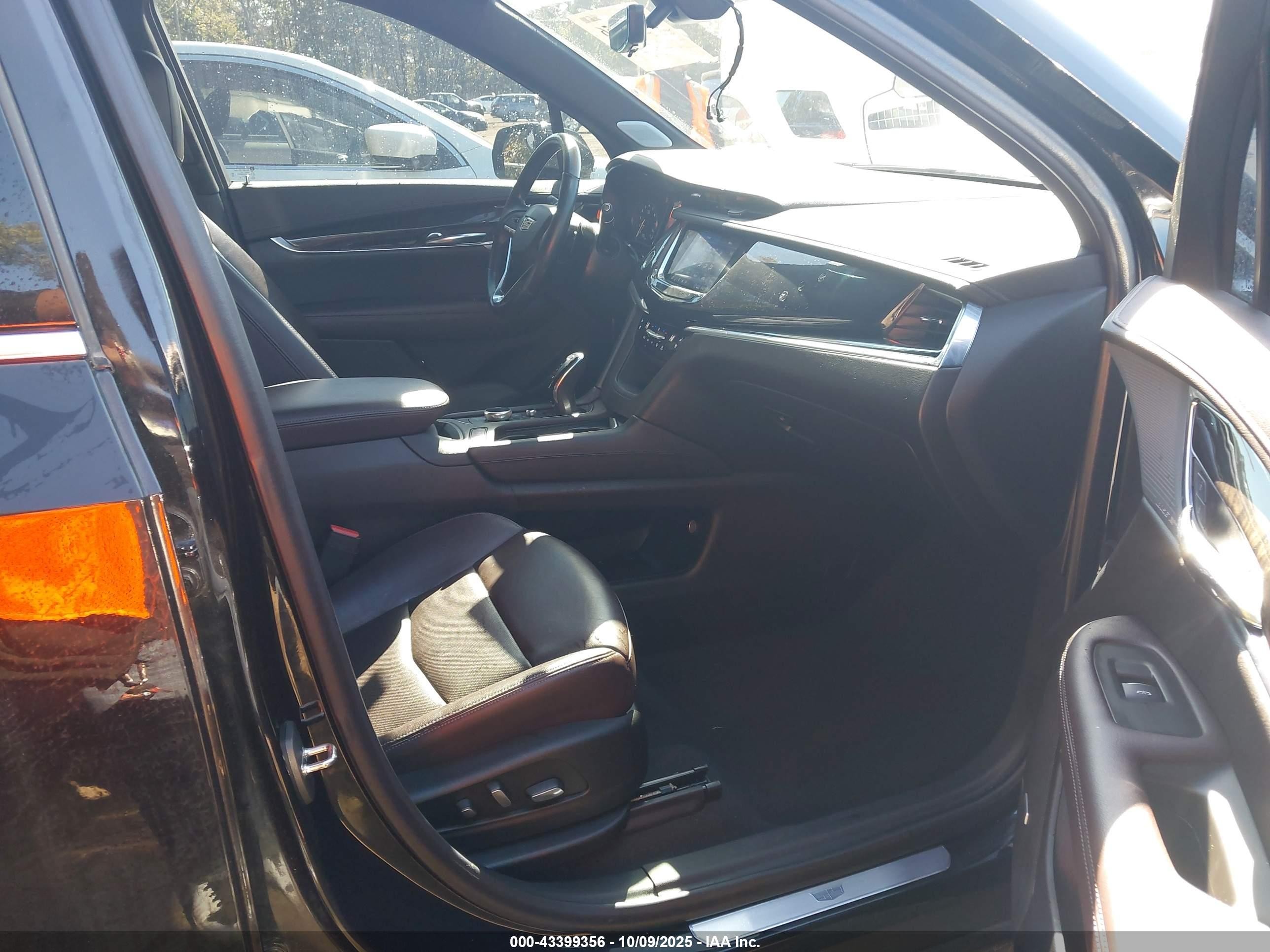 2020 Cadillac Xt6 Awd Premium Luxury Черный vin: 1GYKPDRS4LZ101407
