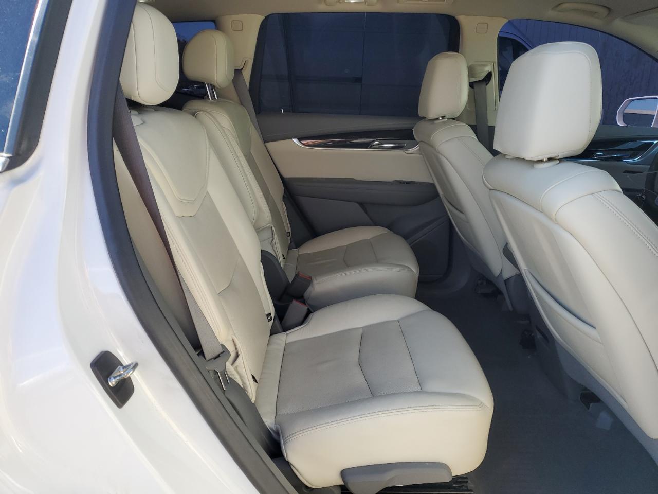 2020 Cadillac Xt6 Premium Luxury White vin: 1GYKPDRS5LZ183728
