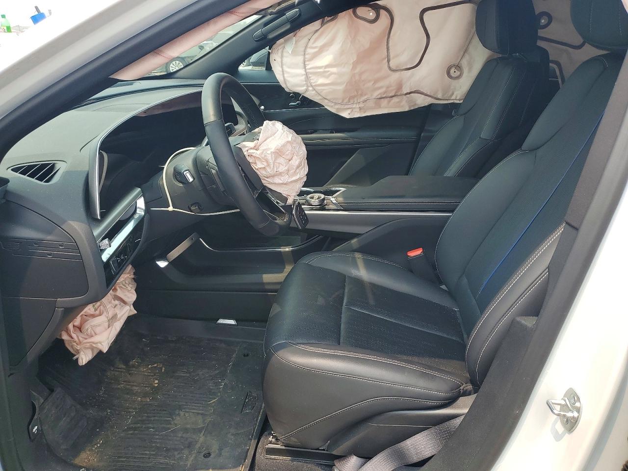 2025 Cadillac Lyriq Luxury Белый vin: 1GYKPNRL3SZ306407
