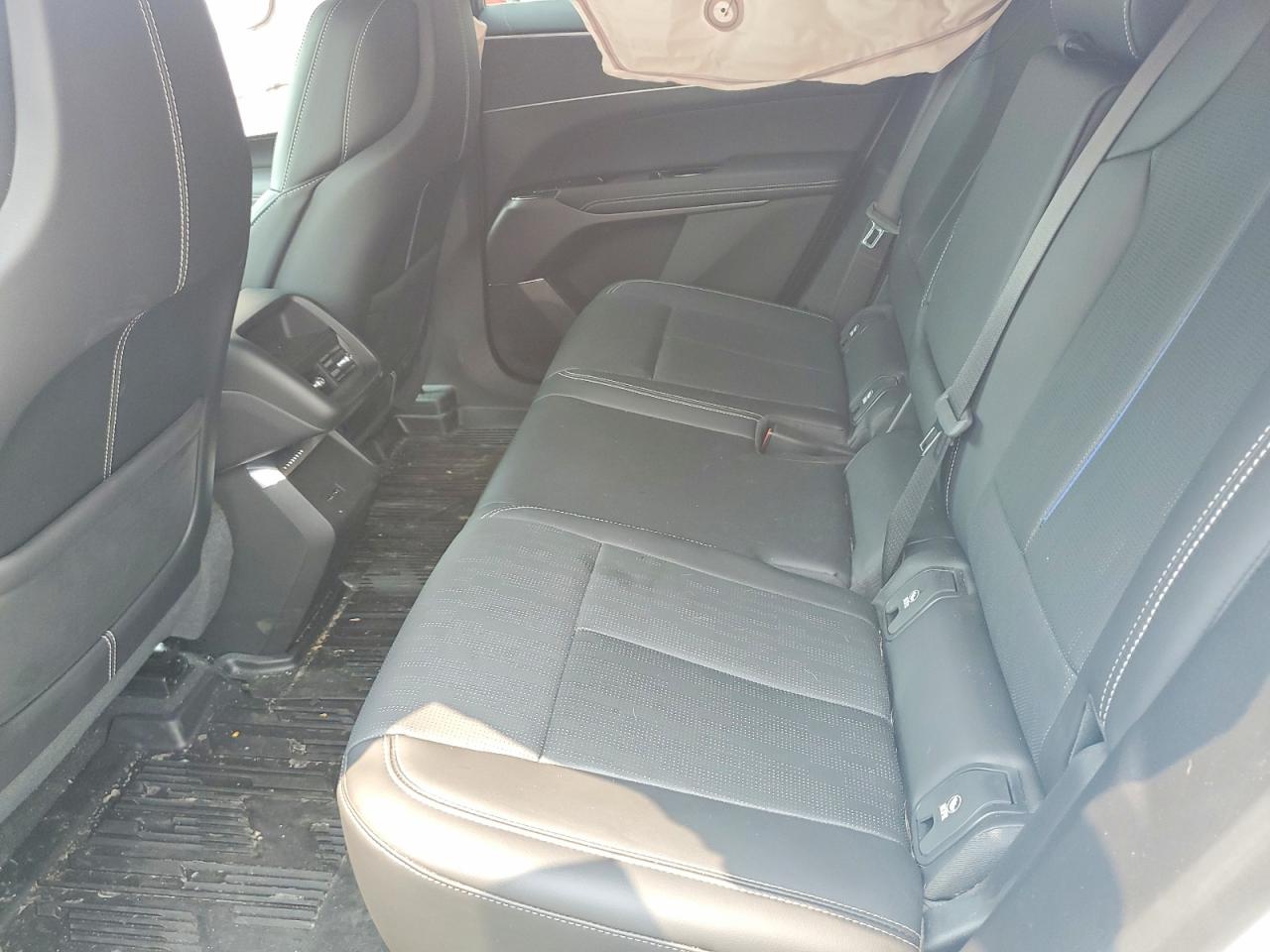 2025 Cadillac Lyriq Luxury Белый vin: 1GYKPNRL3SZ306407