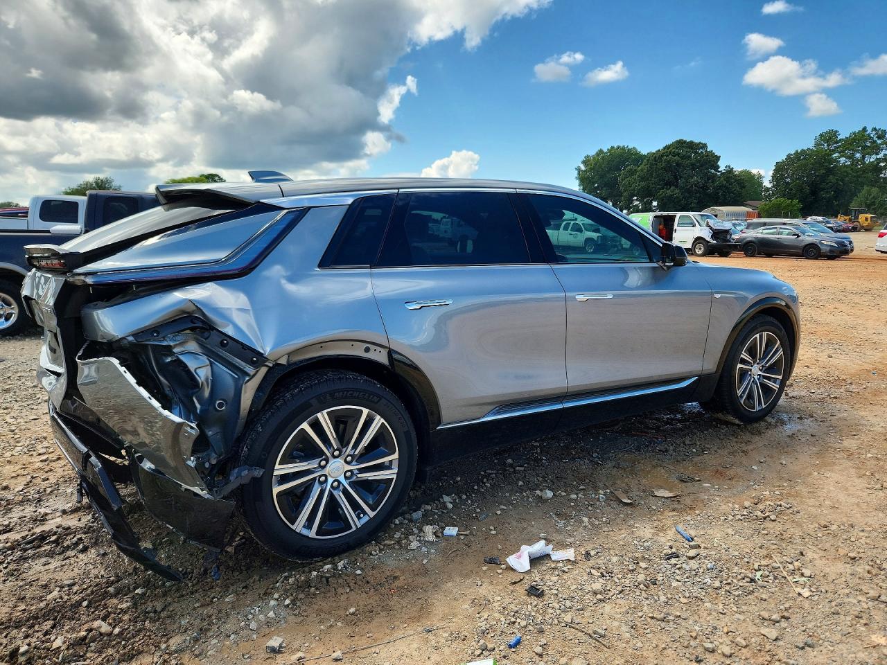 2024 Cadillac Lyriq Luxury Gray vin: 1GYKPRRK1RZ124827