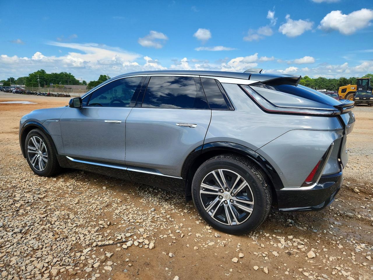 2024 Cadillac Lyriq Luxury Gray vin: 1GYKPRRK1RZ124827