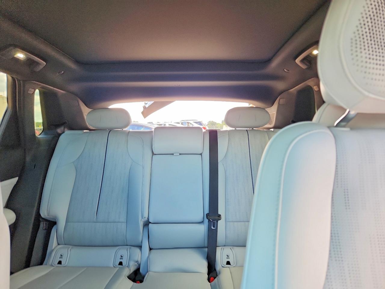 2024 Cadillac Lyriq Luxury Gray vin: 1GYKPRRK1RZ124827