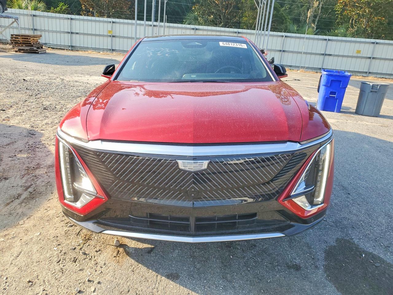 2025 Cadillac Lyriq Luxury Red vin: 1GYKPTRL9SZ304522