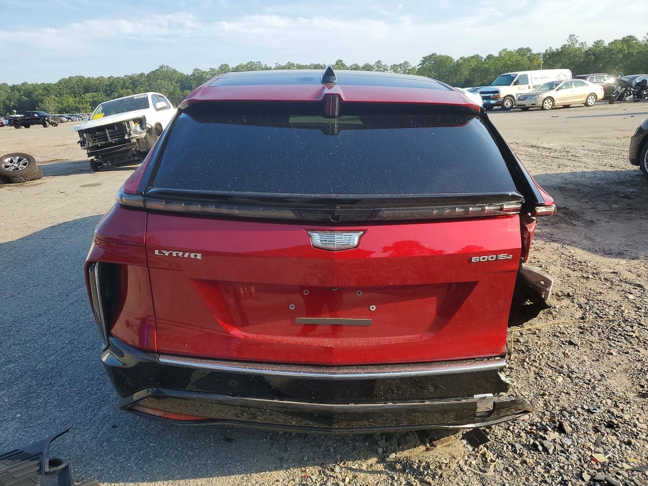 2025 Cadillac Lyriq Luxury Red vin: 1GYKPTRL9SZ304522