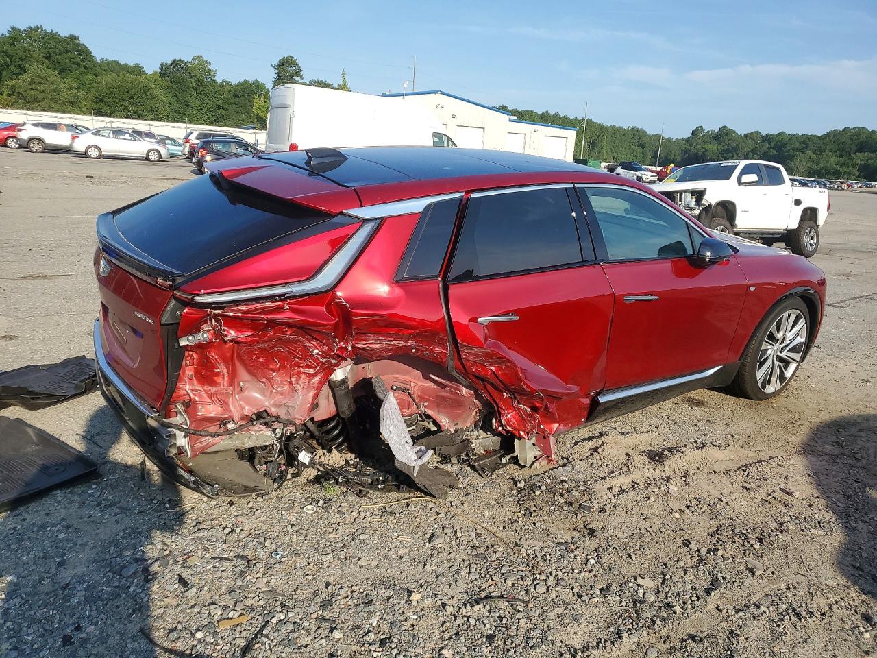2025 Cadillac Lyriq Luxury Red vin: 1GYKPTRL9SZ304522