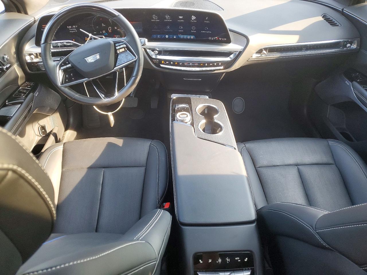 2025 Cadillac Lyriq Luxury Red vin: 1GYKPTRL9SZ304522