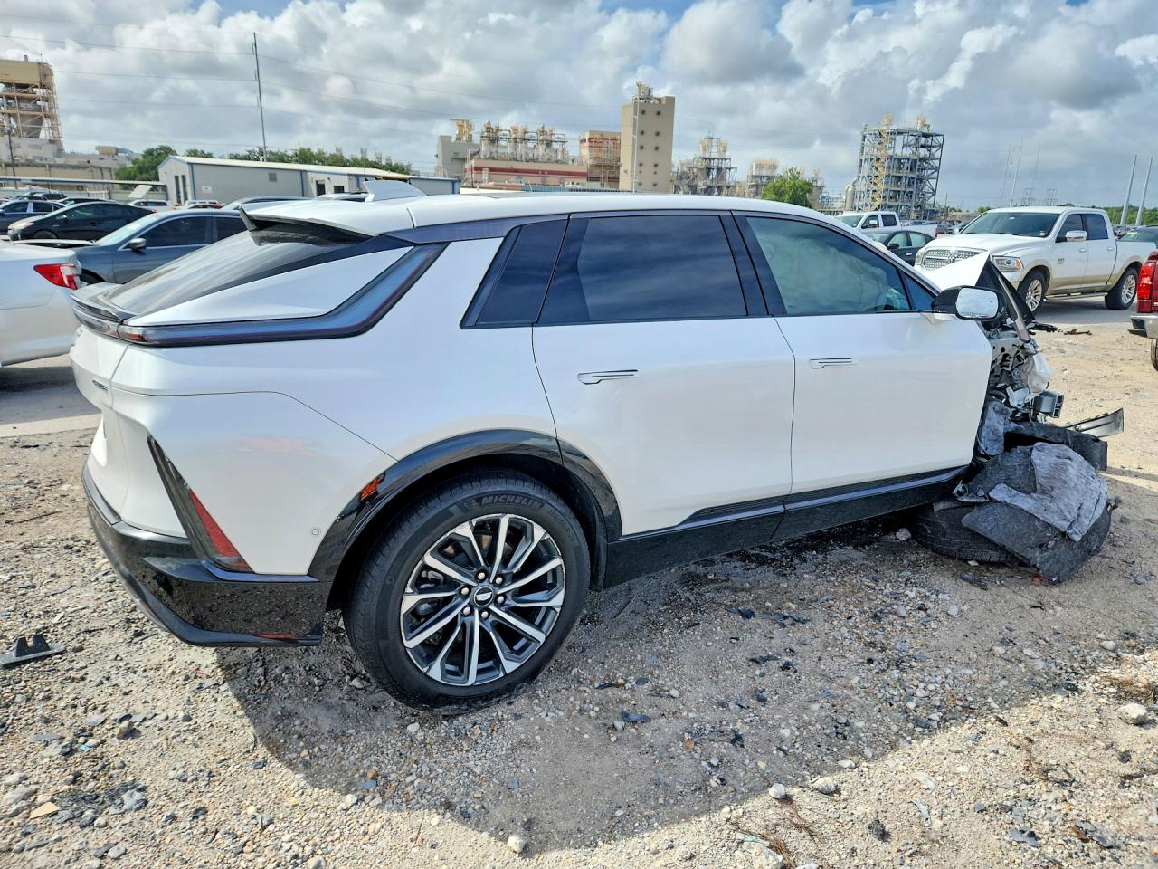 2024 Cadillac Lyriq Sport White vin: 1GYKPVRK9RZ113213