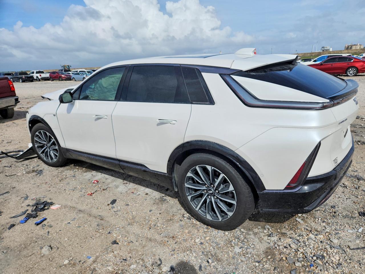 2024 Cadillac Lyriq Sport White vin: 1GYKPVRK9RZ113213