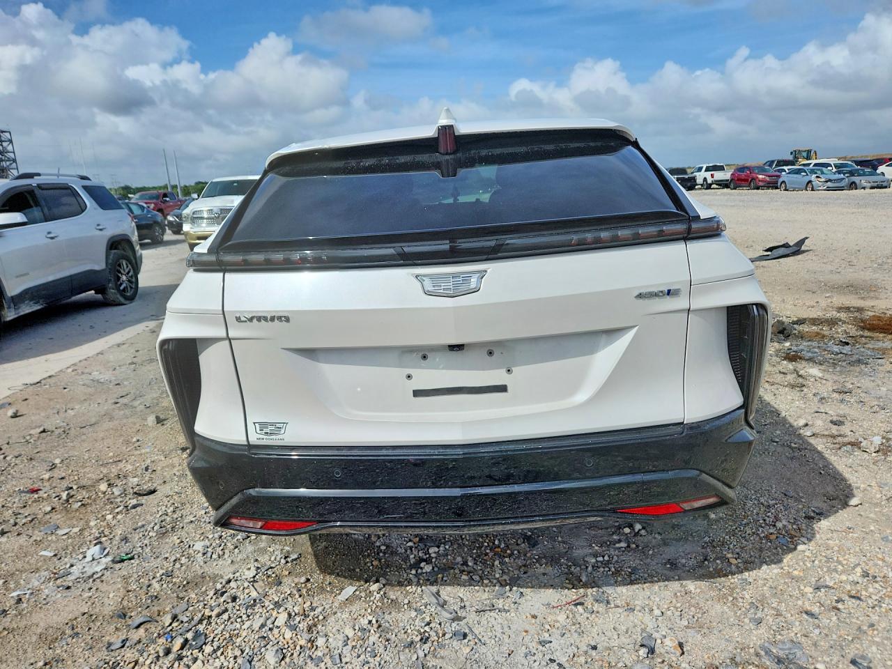2024 Cadillac Lyriq Sport White vin: 1GYKPVRK9RZ113213