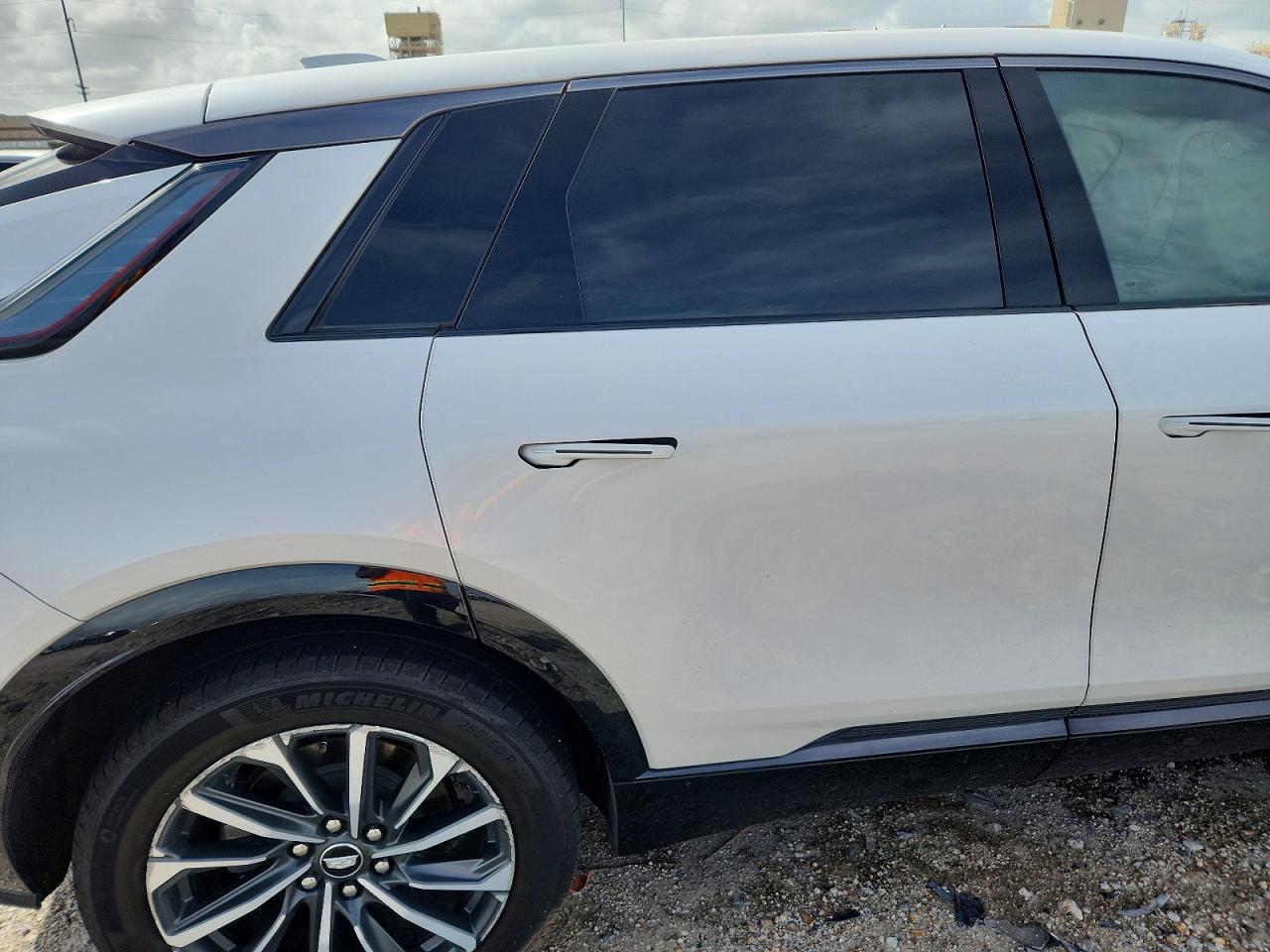 2024 Cadillac Lyriq Sport White vin: 1GYKPVRK9RZ113213