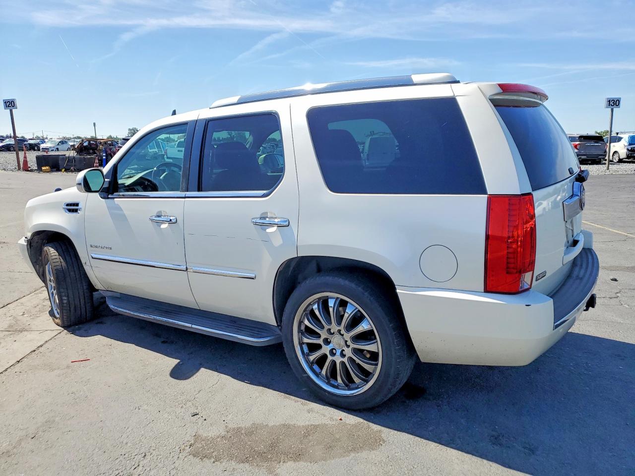 2011 Cadillac Escalade Cream vin: 1GYS3AEF1BR326157