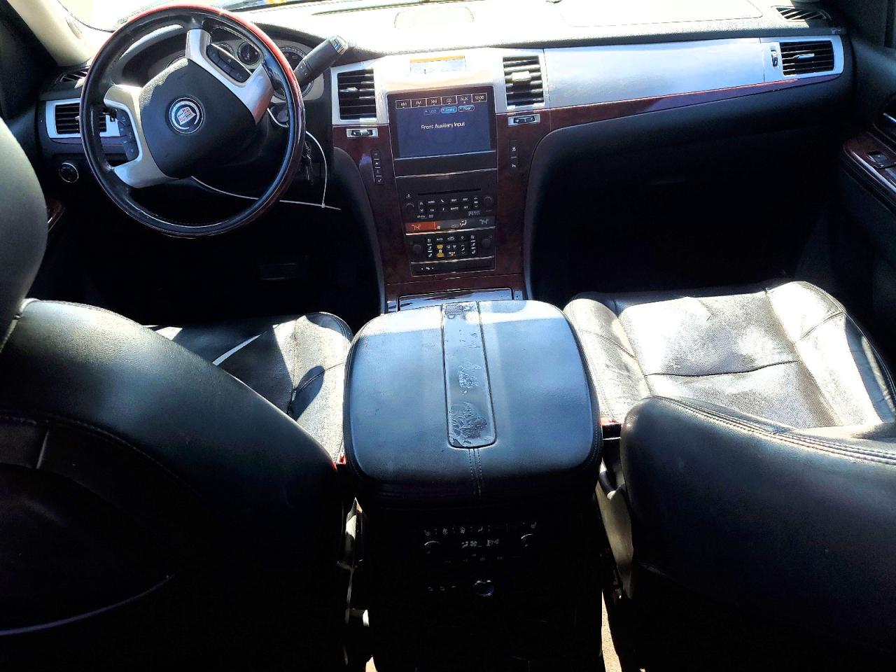 2011 Cadillac Escalade Cream vin: 1GYS3AEF1BR326157