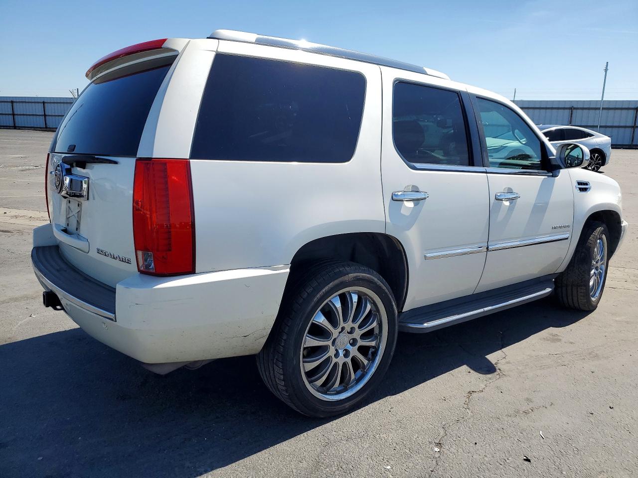 2011 Cadillac Escalade Cream vin: 1GYS3AEF1BR326157