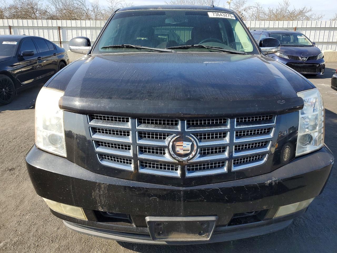 2011 Cadillac Escalade Black vin: 1GYS3AEF1BR370398