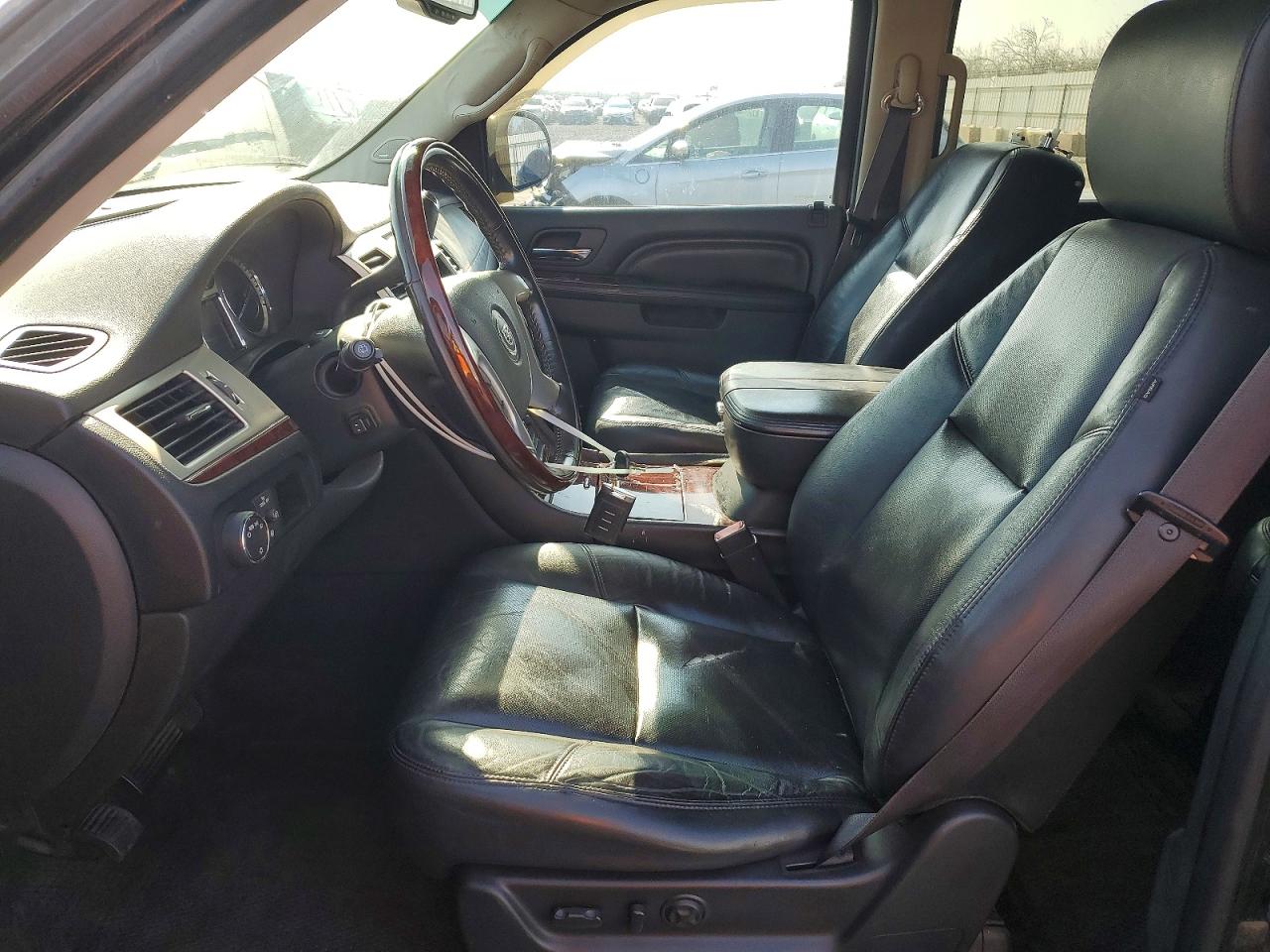 2011 Cadillac Escalade Black vin: 1GYS3AEF1BR370398