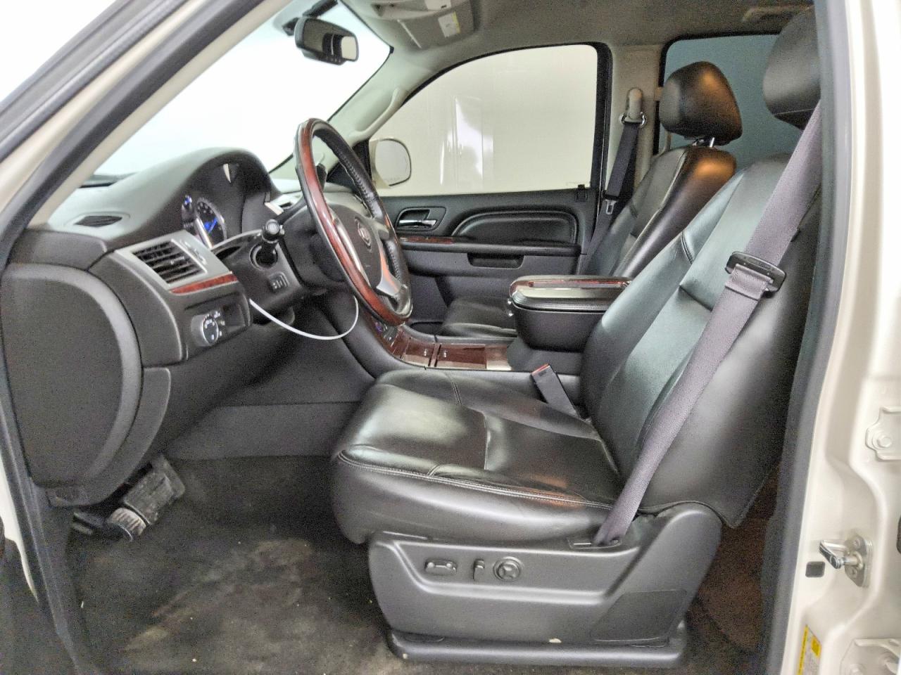 2013 Cadillac Escalade White vin: 1GYS3AEF9DR331318