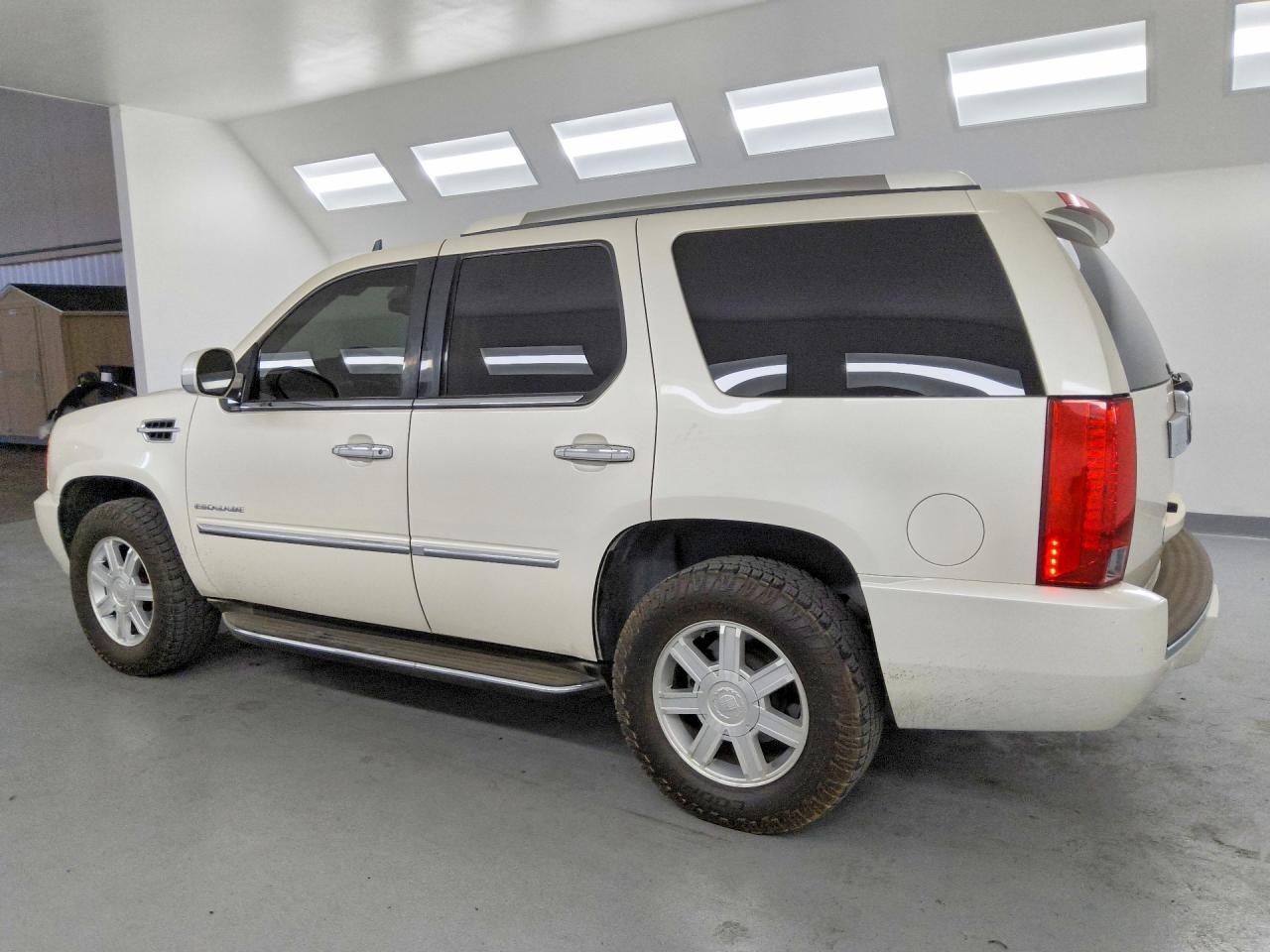 2013 Cadillac Escalade White vin: 1GYS3AEF9DR331318