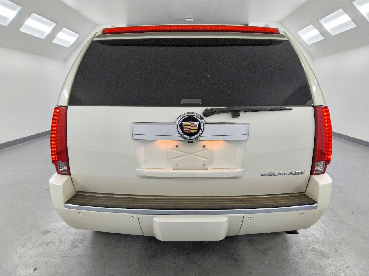 2013 Cadillac Escalade White vin: 1GYS3AEF9DR331318