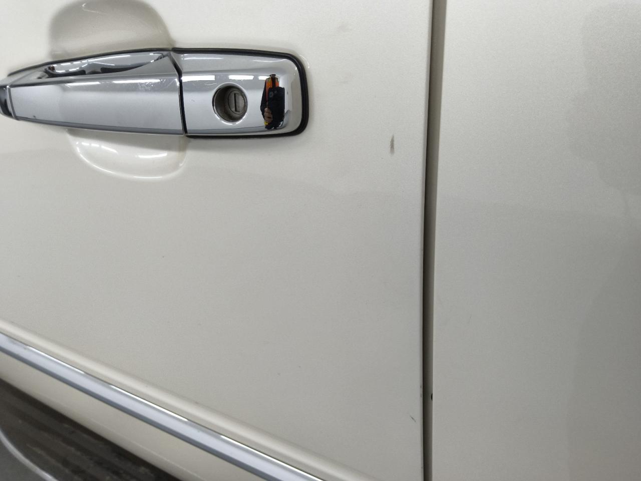 2013 Cadillac Escalade White vin: 1GYS3AEF9DR331318 Damage: Left Front Door, Heavy Scratch, 1/2 To 1 Inch
