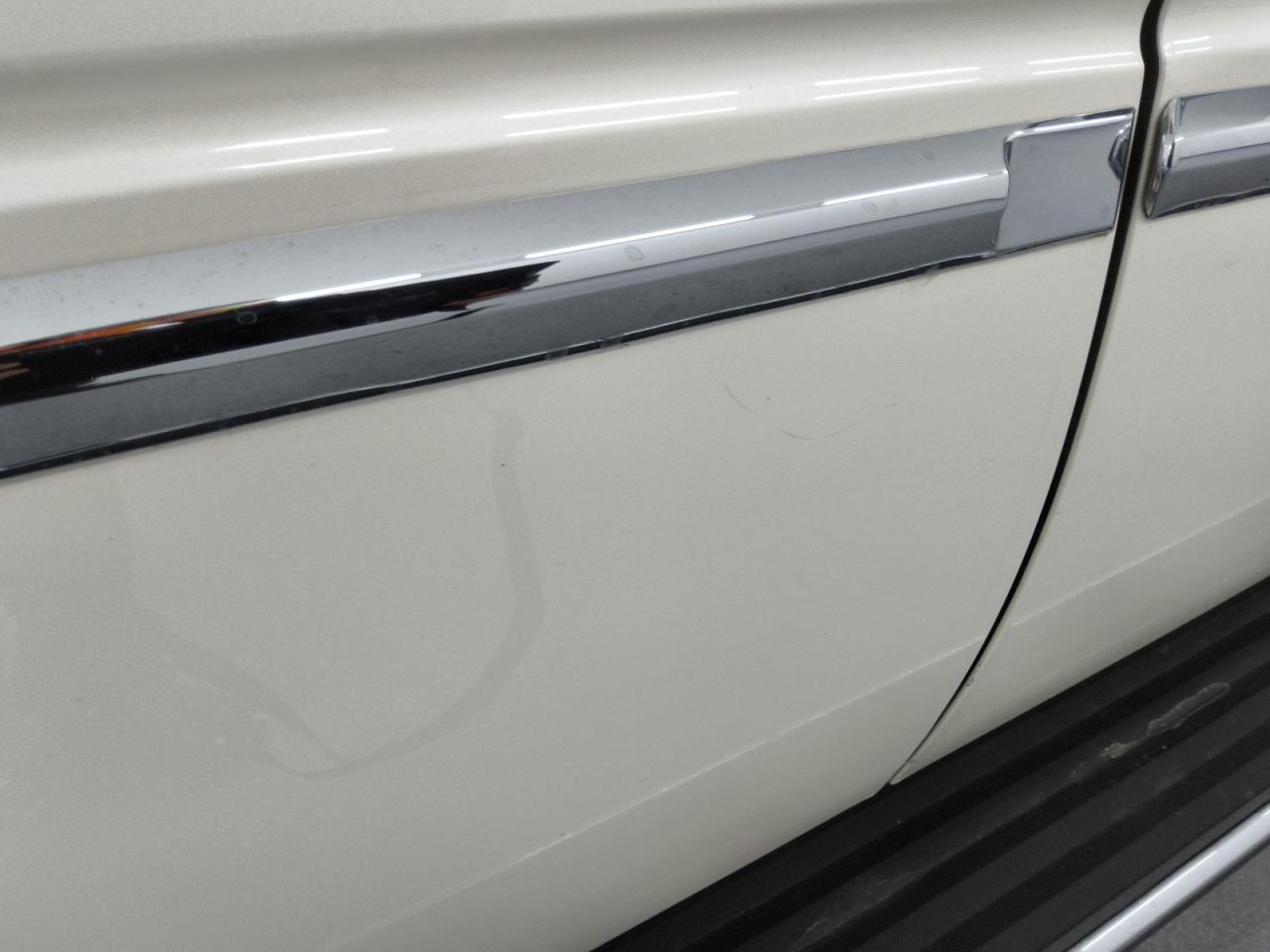 2013 Cadillac Escalade White vin: 1GYS3AEF9DR331318 Damage: Right Rear Door, Heavy Scratch, 1/2 To 1 Inch