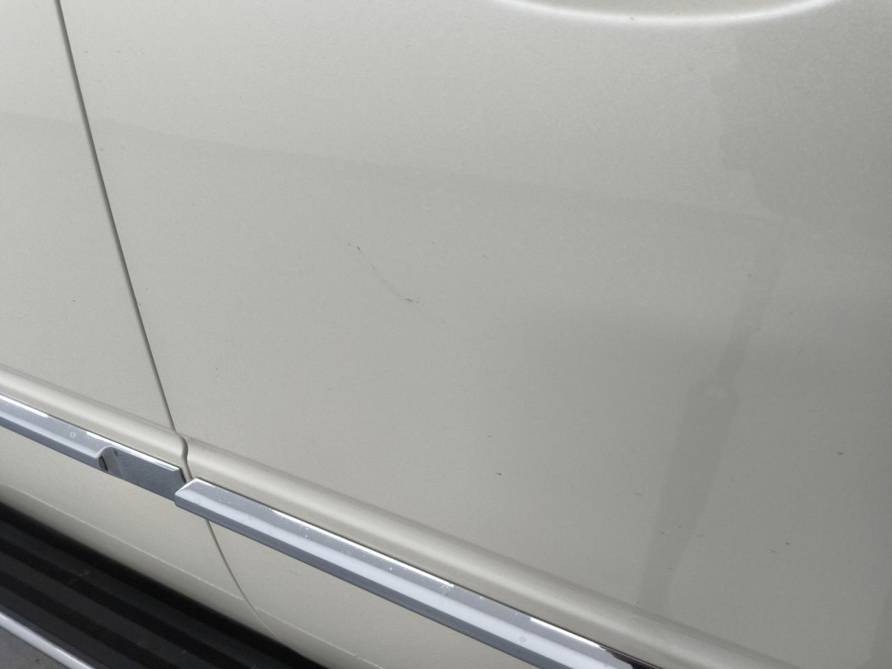 2013 Cadillac Escalade White vin: 1GYS3AEF9DR331318 Damage: Right Front Door, Previous Repair, Acceptable