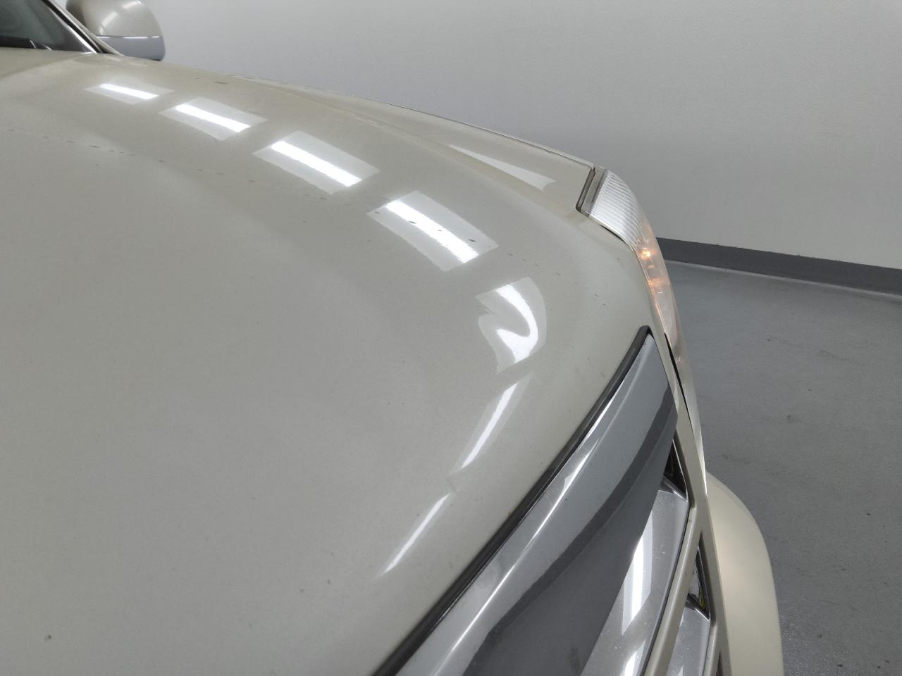 2013 Cadillac Escalade White vin: 1GYS3AEF9DR331318 Damage: Hood, Chipped, 3