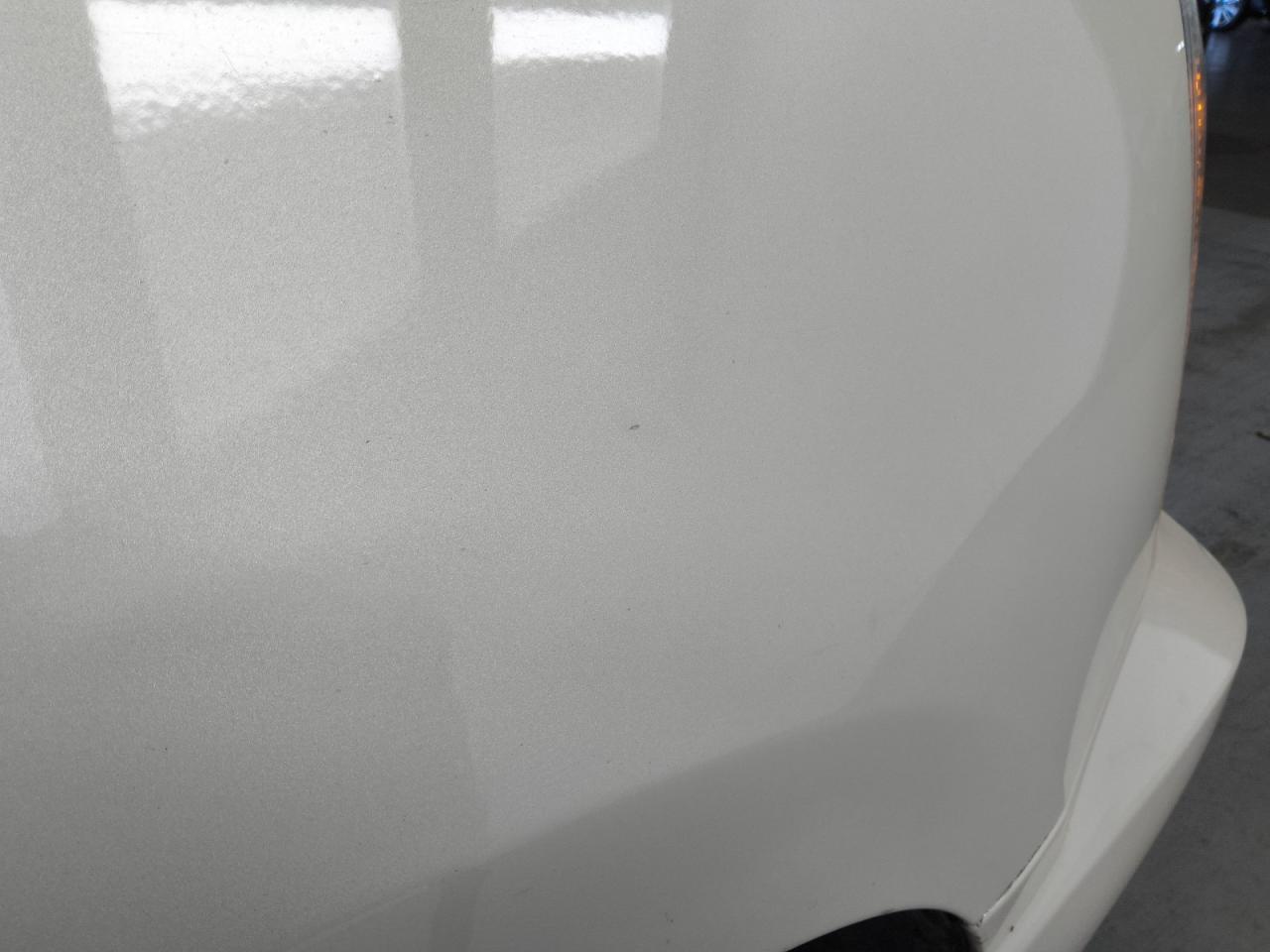 2013 Cadillac Escalade White vin: 1GYS3AEF9DR331318 Damage: Right Front Fender, Chipped, 2
